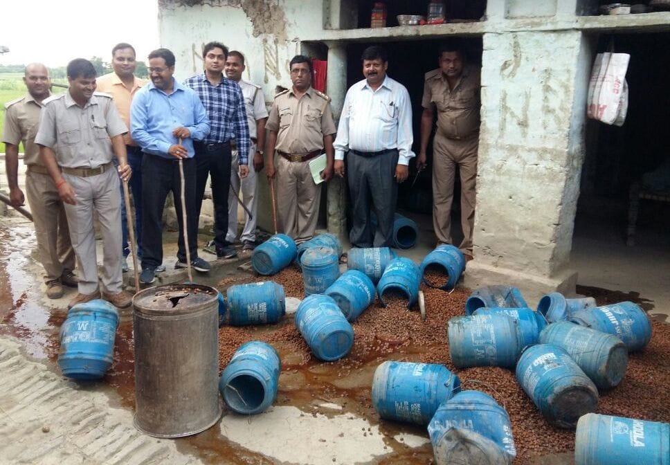 Seized 25 liters of raw wine, two cases on