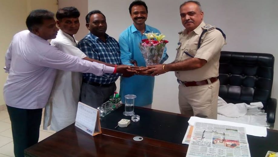 congress leaders meeting with DSP Yashpal, politics, crime, UT police, chandigarh,