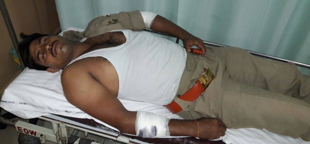 shootout between kachcha baniyan gang and ghaziabad police, one cop badly injures