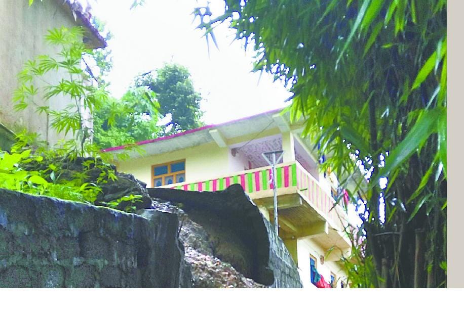 Gingrani are constantly falling rocks near