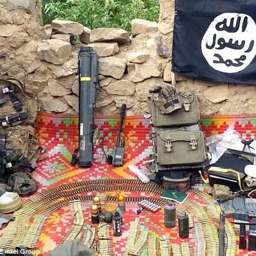 ISIS fighters claim to have weapons and equipment of U.S. soldiers