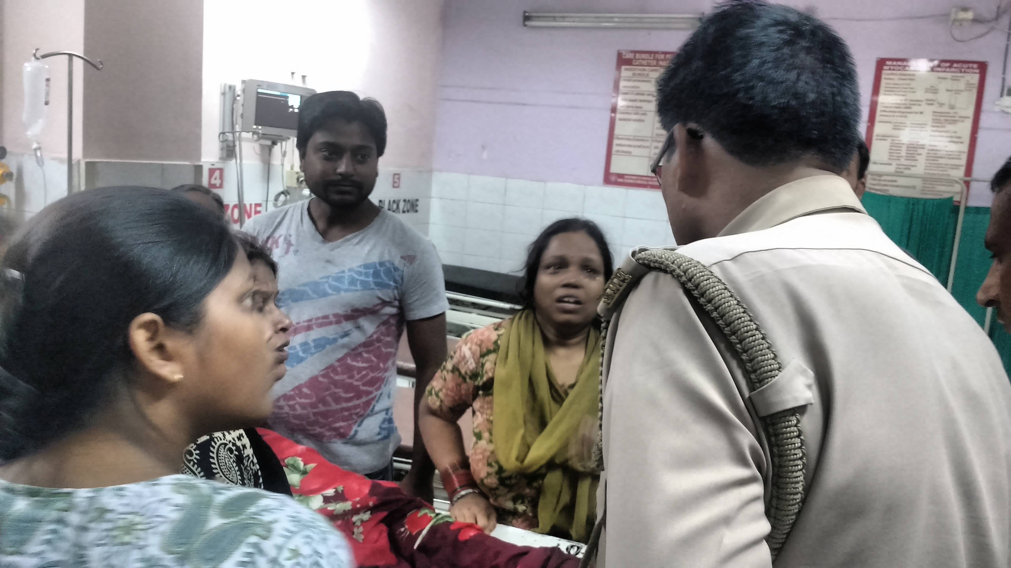 carelessness of doctors took 3 patient's life in trauma centre lucknow