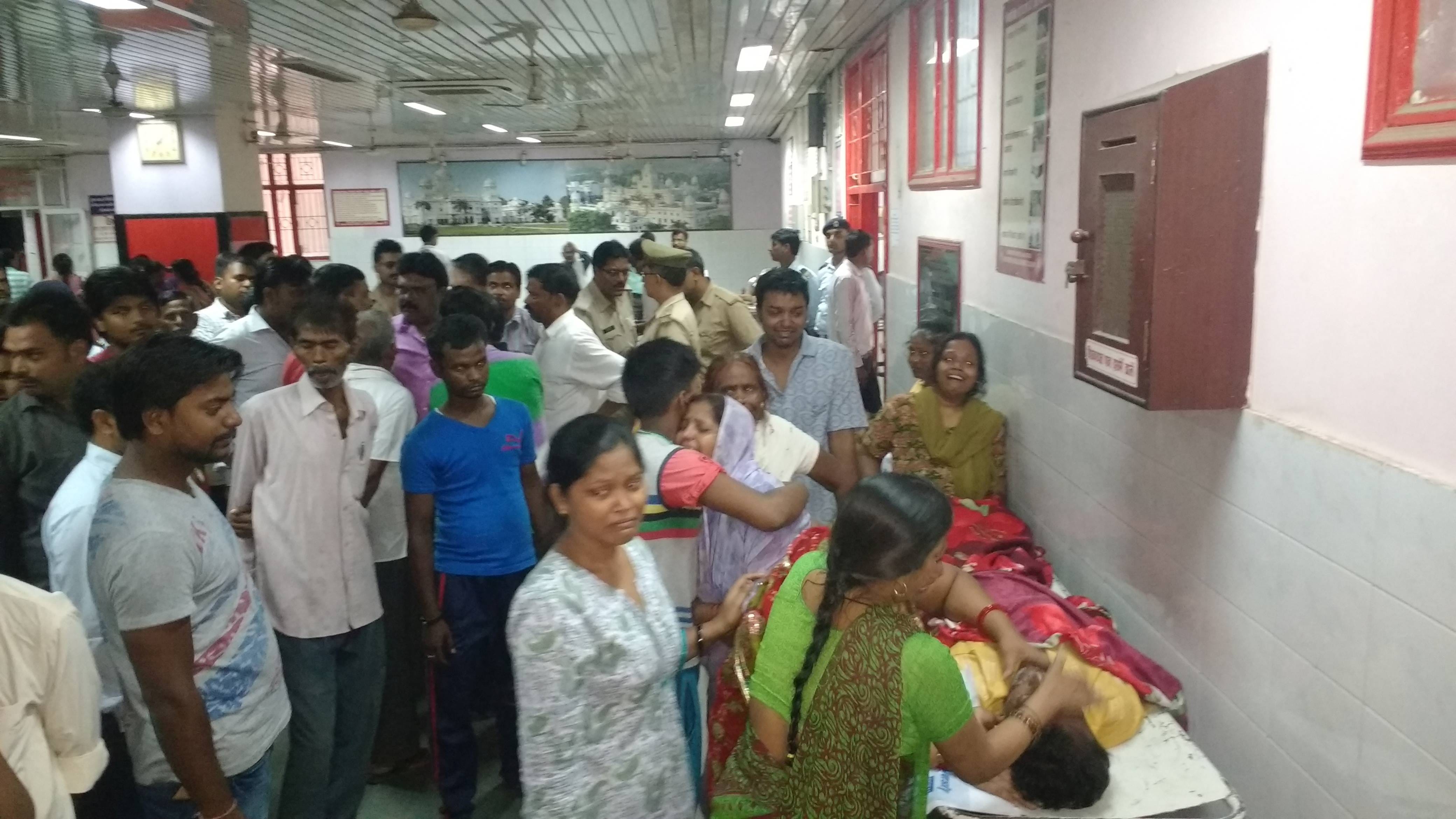 carelessness of doctors took 3 patient's life in trauma centre lucknow