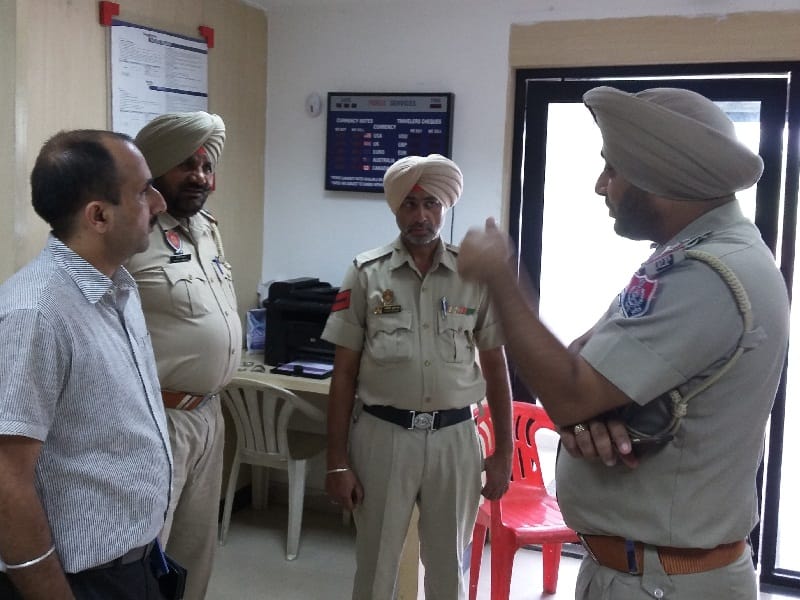 loot, batala loot, loot and break ATM, seven lakhs loot, batala, amritsar 