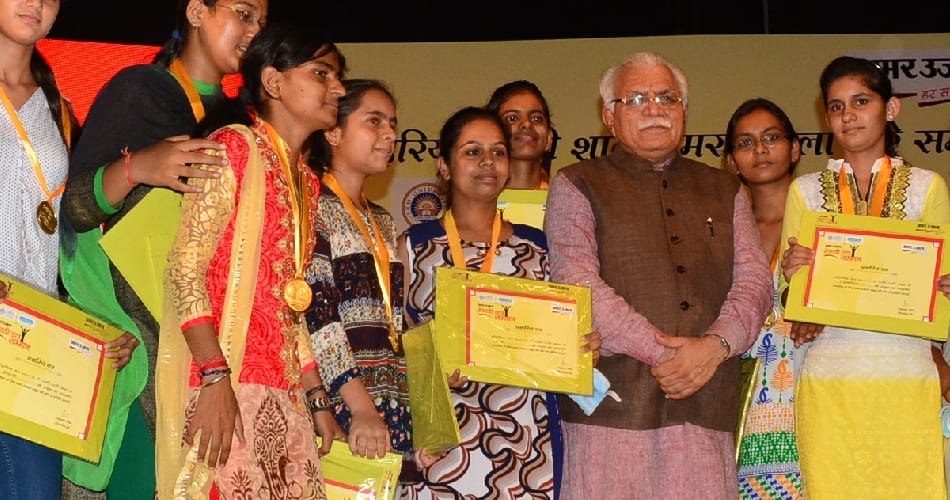 prominent glimpses of medhavi samman samaroh by amar ujala chandigarh,
