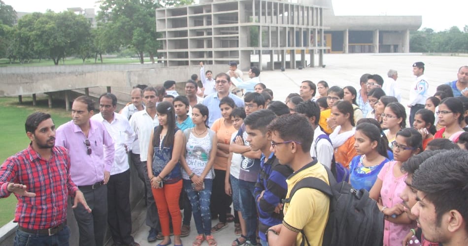  medhawi student, haryana school toppers, student visit city beautiful, chandigarh,