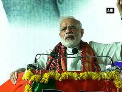 Attack me, not Dalits: PM Modi
