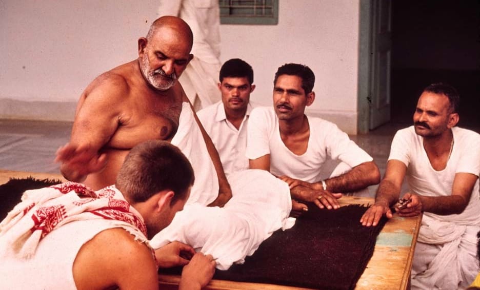 kainchi dham: know miracles of neem karoli baba