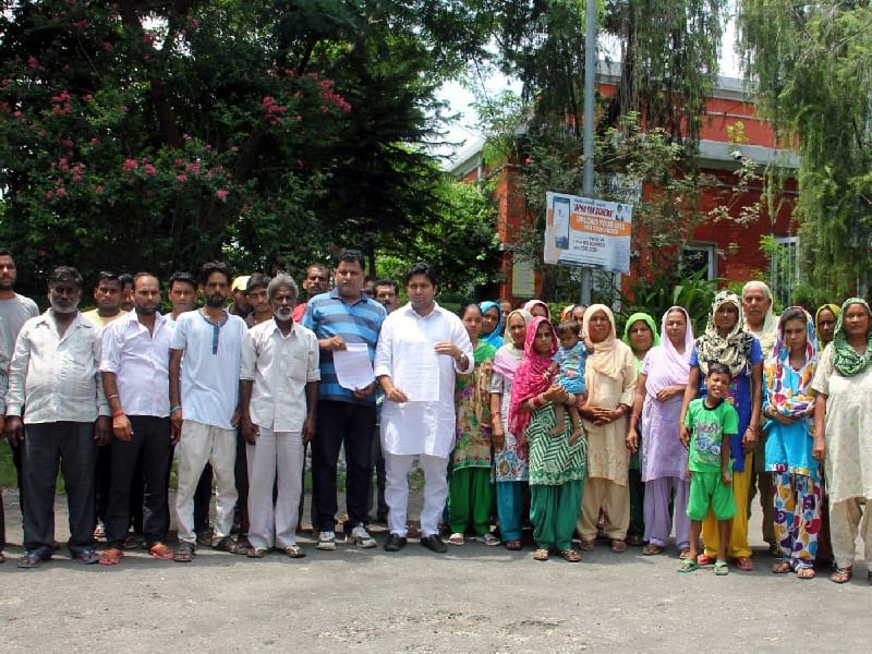protest, pathankot protest, protest on DC office, refugee protest, pathankot, amritsar  