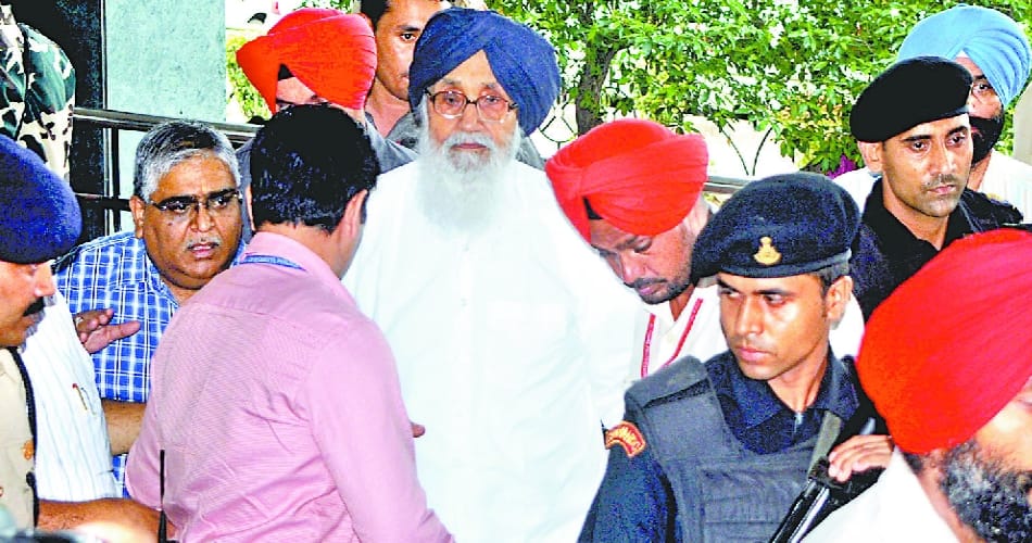 cm prakash singh badal, distribut offer letter, mohali,
