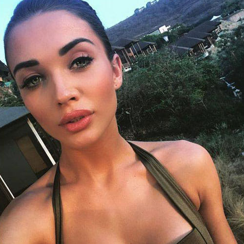 emy jackson is busy to post photos in instagram