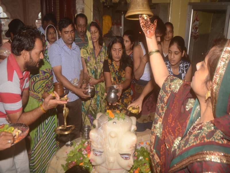 bam bhole ke jayakaaron se goonje shivaalay