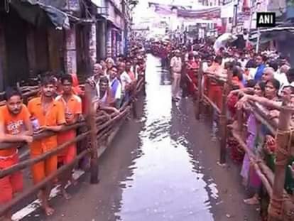Devotees throng Shiva temples on third Monday of ‘Saawan’
