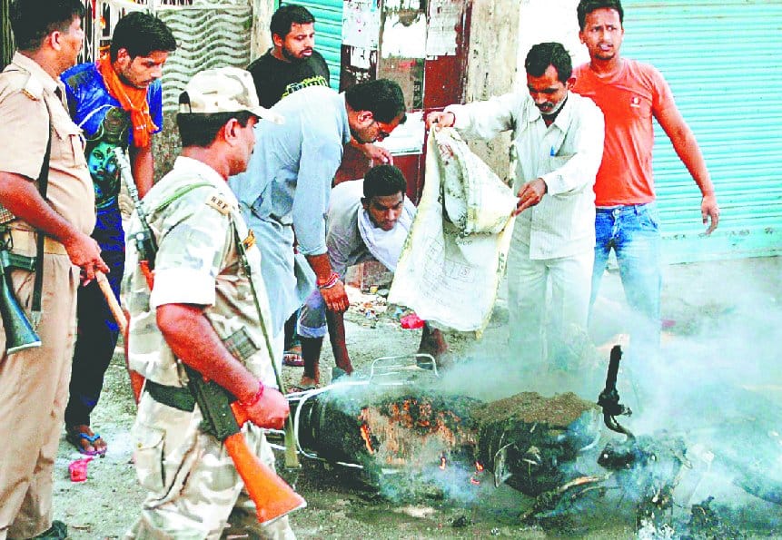 Kanvdion in Alknath police bike blew jeep fired