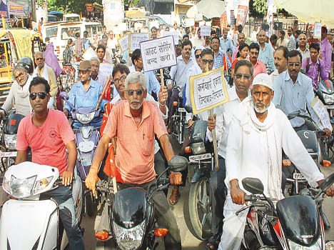 Strike today, workers removed the bike rally