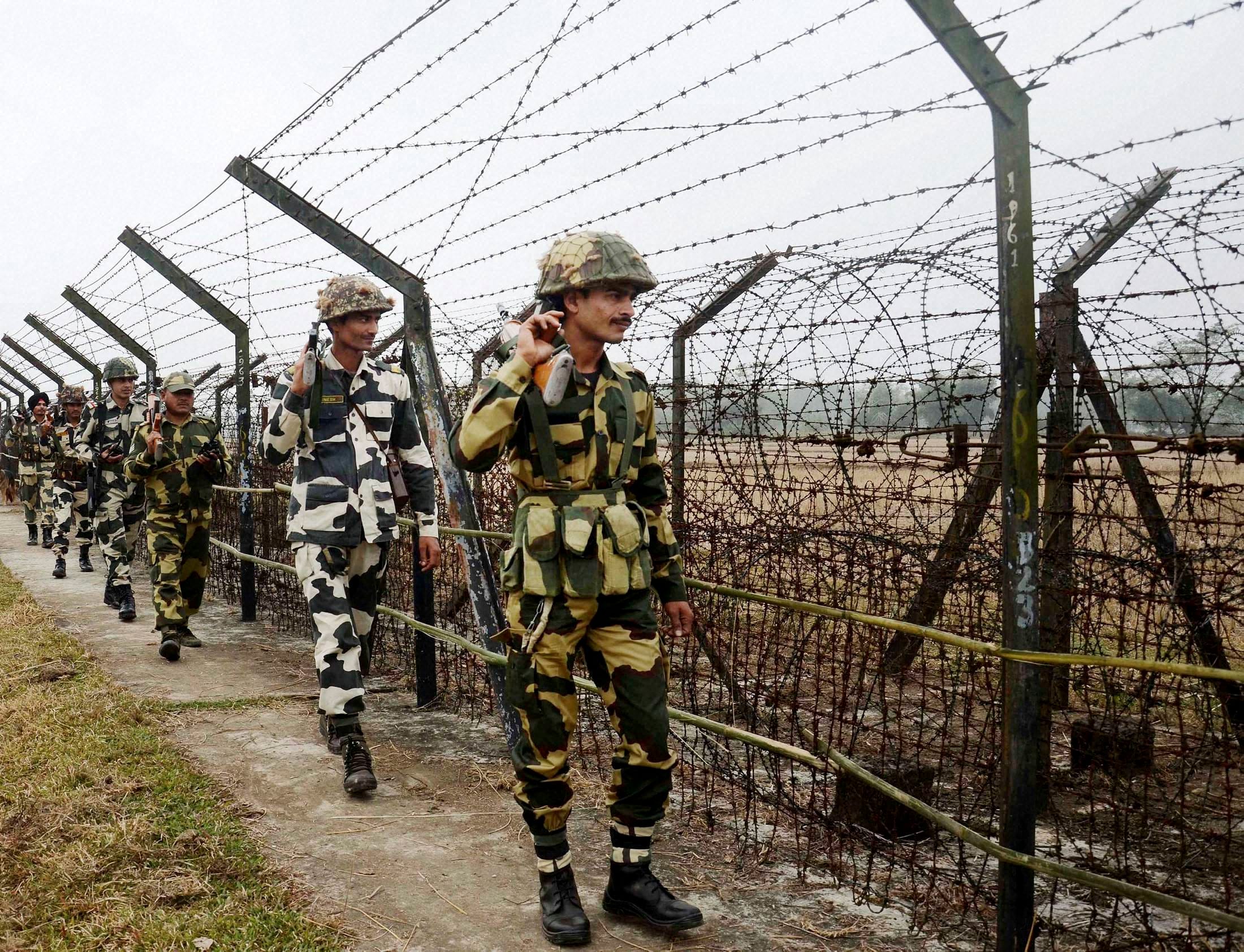 BSF jawans will not be able to carry smart phones on duty