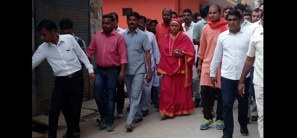 sadhvi prachi reaches khoda to meet bulandshahr gangrape victims