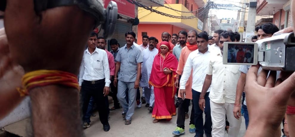 sadhvi prachi reaches khoda to meet bulandshahr gangrape victims