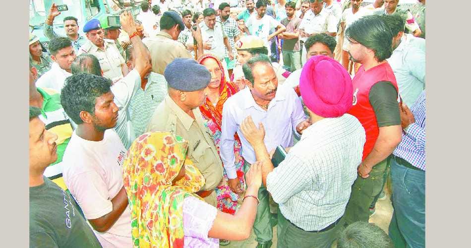 electric meter, aggitation, meter on poll, police force