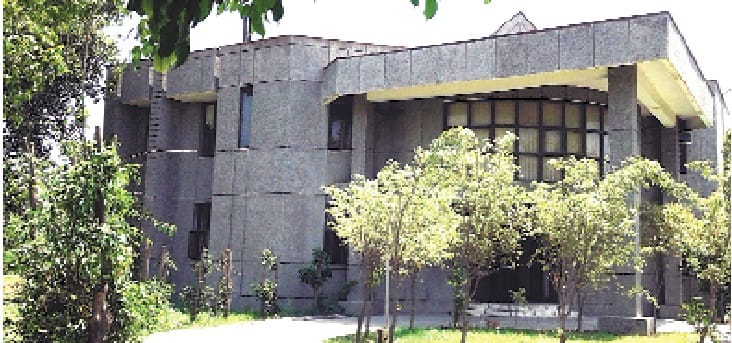 Staff only starved state Pharmaceutical Lab 