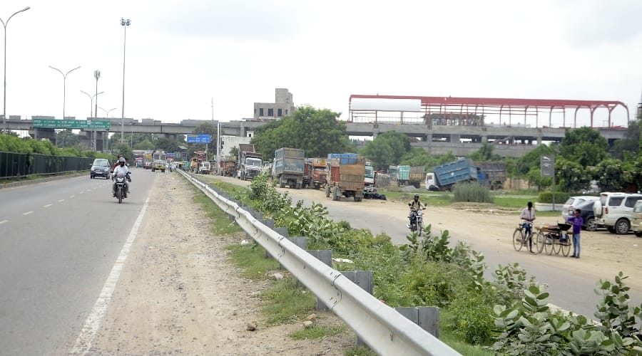lucknow metro station work in progress