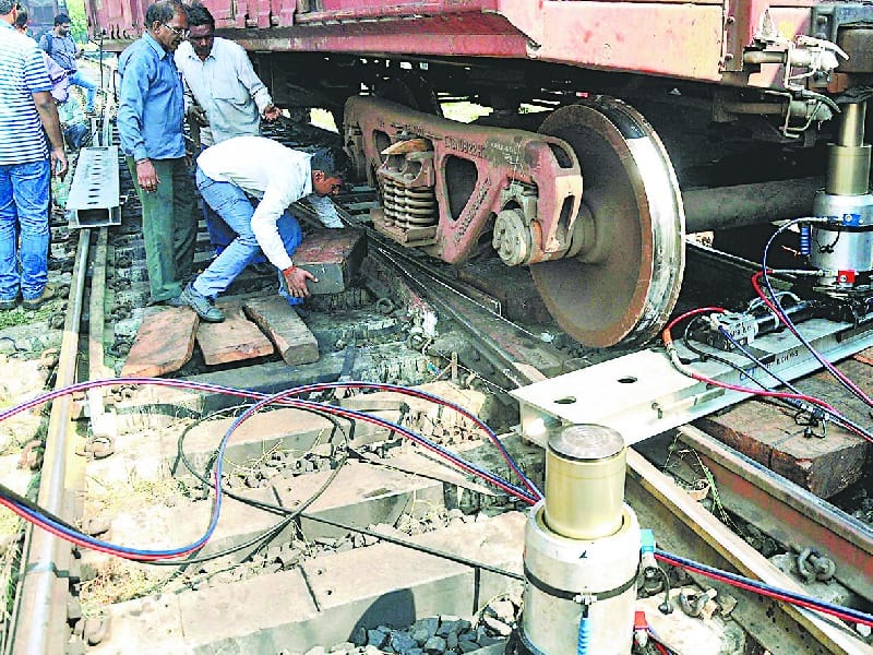 train, train derail in ludhiana, ludhiana derail