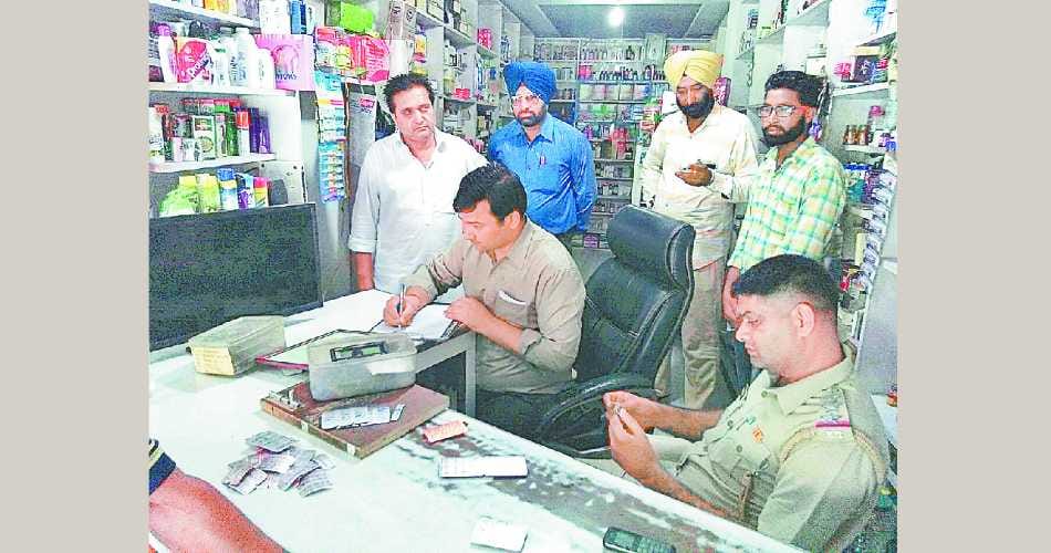 jholachhap arrest, fake doctor, medical drugs, arrest, sirsa crime