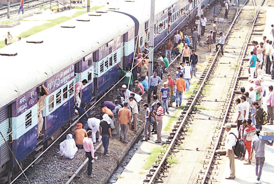 Contact revolution train hit cow , track was interrupted 