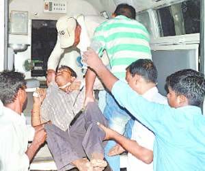 Crushed by container pilgrims sleeping on dividers, seven dead
