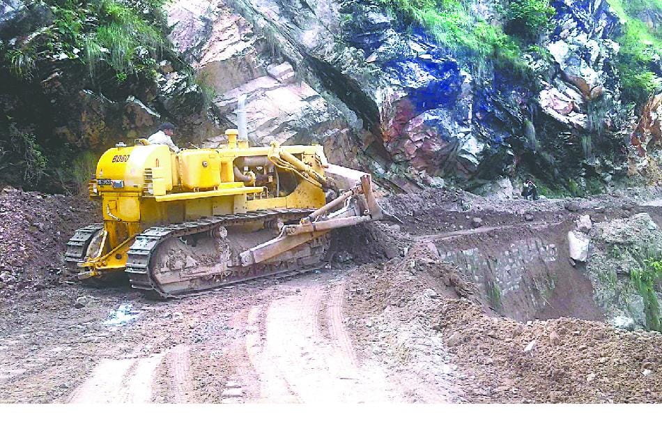 Pithoragarh highway traffic two hours off-Twagat