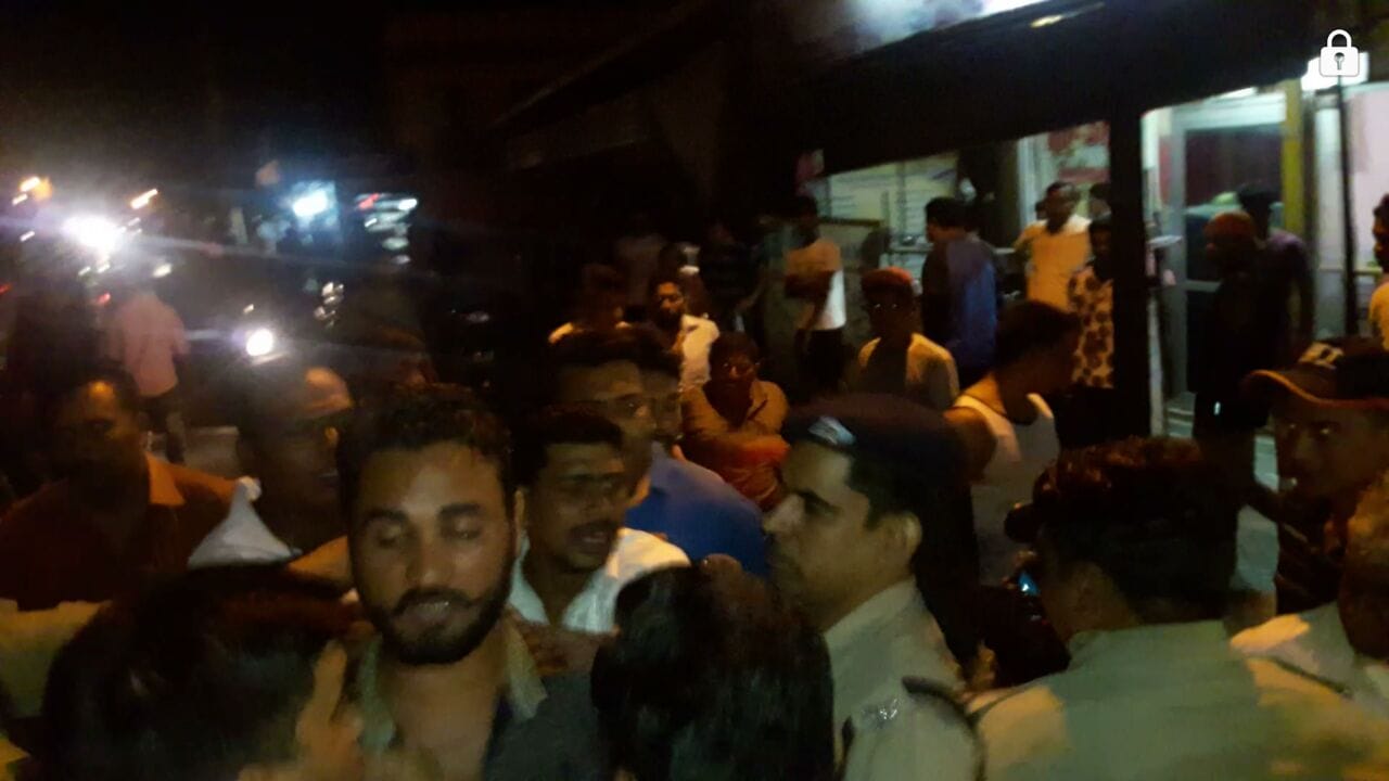 police lathi charge to open road.