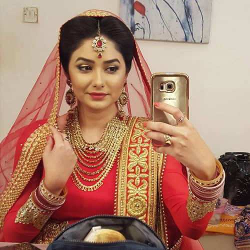 this tv actress post bikini pics in instagra