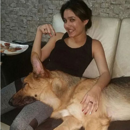 this tv actress post bikini pics in instagra