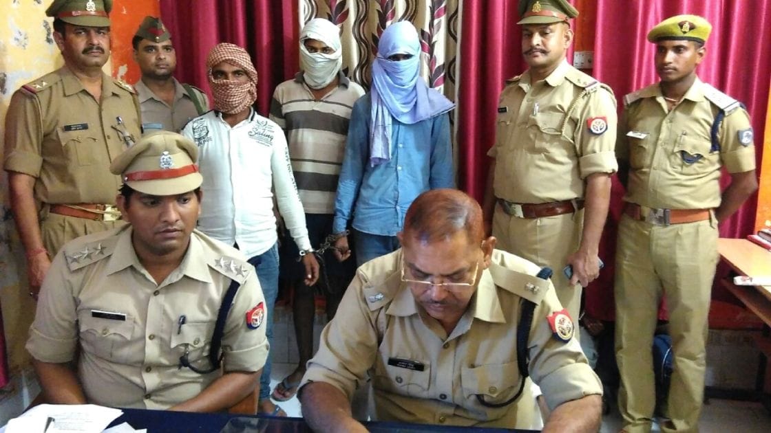 Three crooks arrested, looted bike recovered