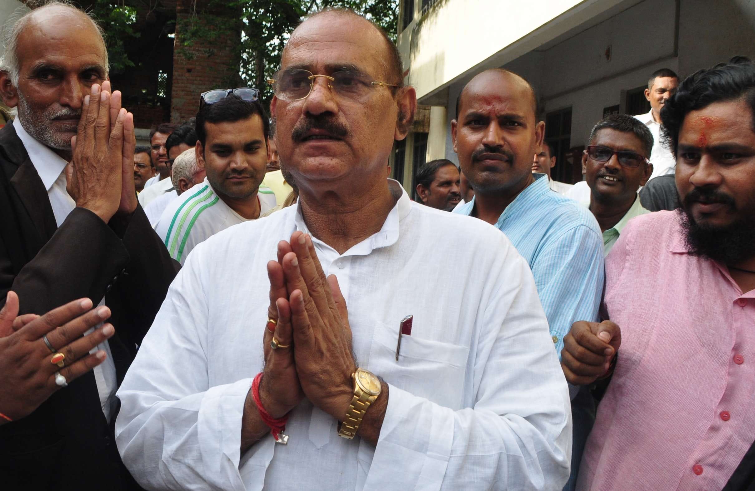 MLA vijay mishra is with BJP in rajya sabha election