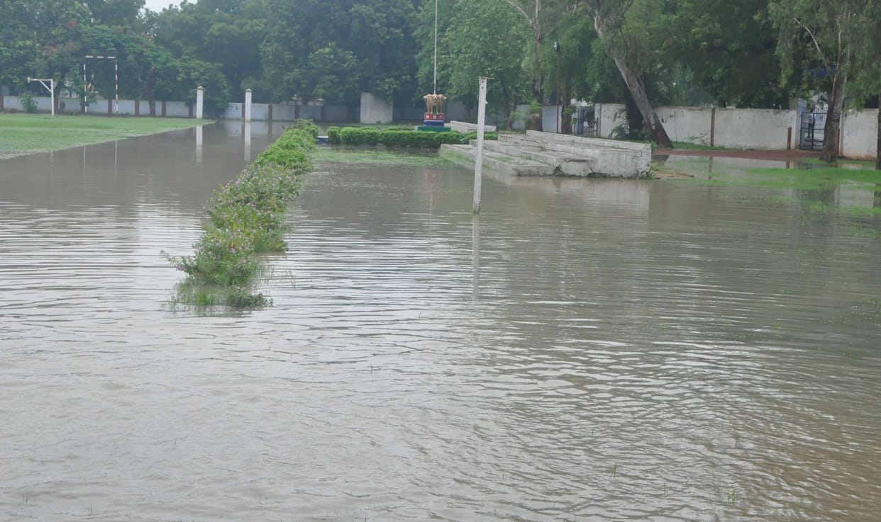 Dubin in rain water roads, traffic is miserable