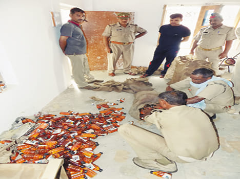 Kotwali Malkhane liquor recovered Quarter 1806