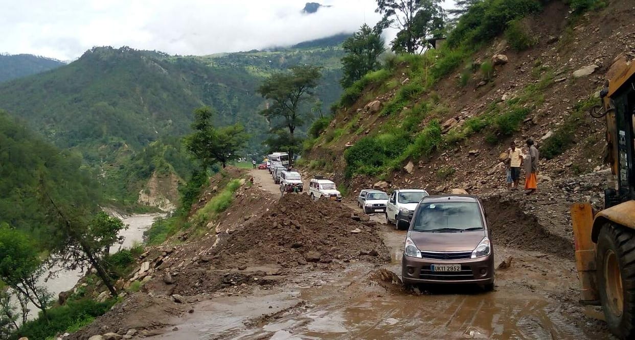 Lambagad made disaster, habitation 140 passengers stranded