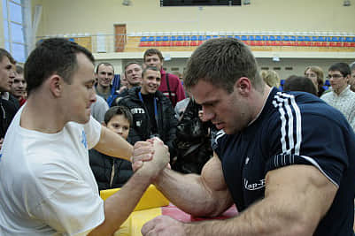 man with biggest biceps in the world