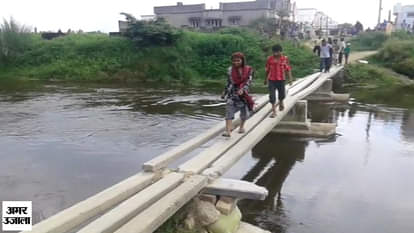 Man made bridge fallen down, one dead