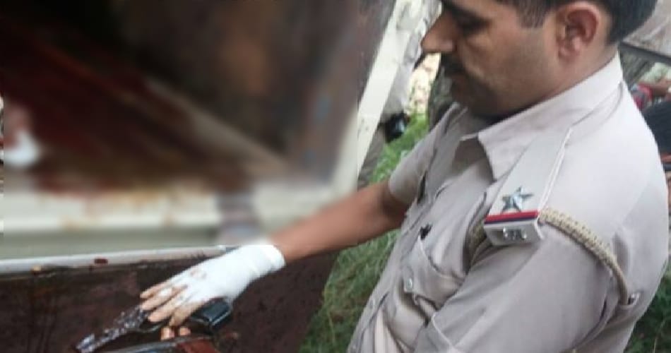 cow smugglers encounter by police in narnaul, one smugglers killed, policeman injured