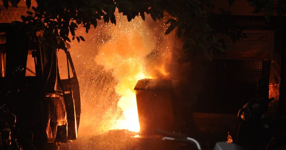 Truck burnt down on doubt of beef carrying