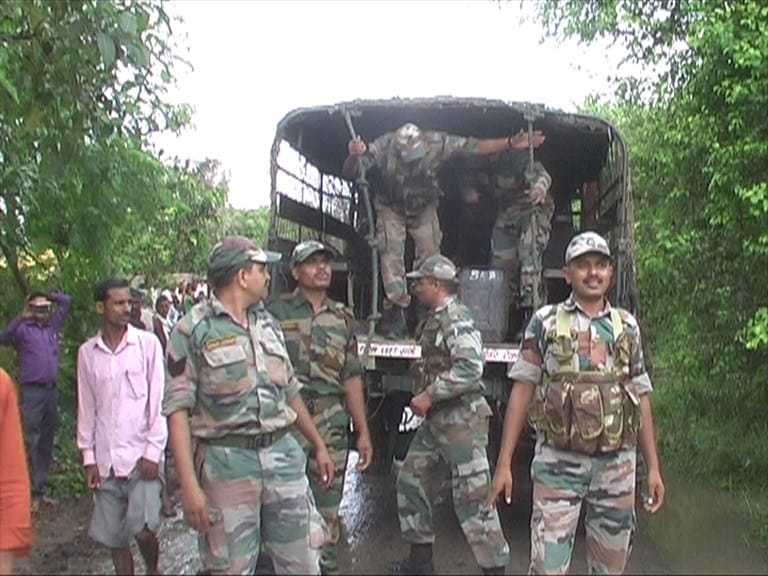 flood in gonda karnailganj area