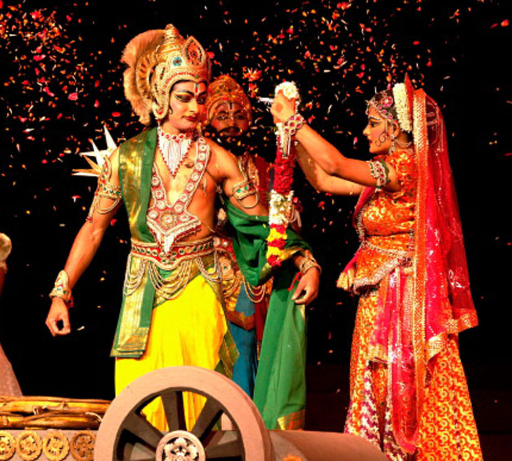 janmastami special krishna 16108 wifes mystery 