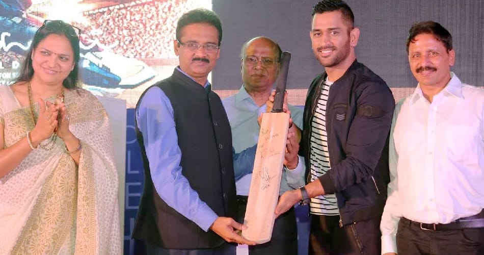 captain cool mahendra singh dhoni in lovely professional university, exposed secrets in interview