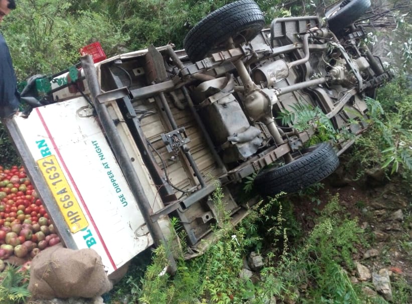 A pickup Fall into beas river at Mandi, five injured.