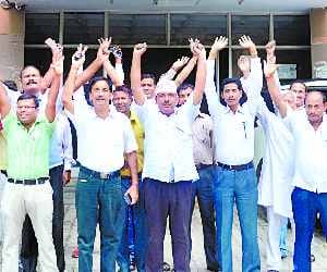 I strike paralyzed the functioning of government offices