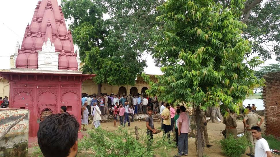 lal mandir pujari murder and 1.5 cr cost idolls looted from agra temple