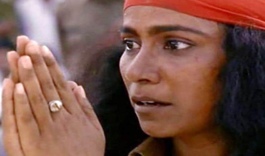 seema biswas was crying after doing the act of phoolan devi