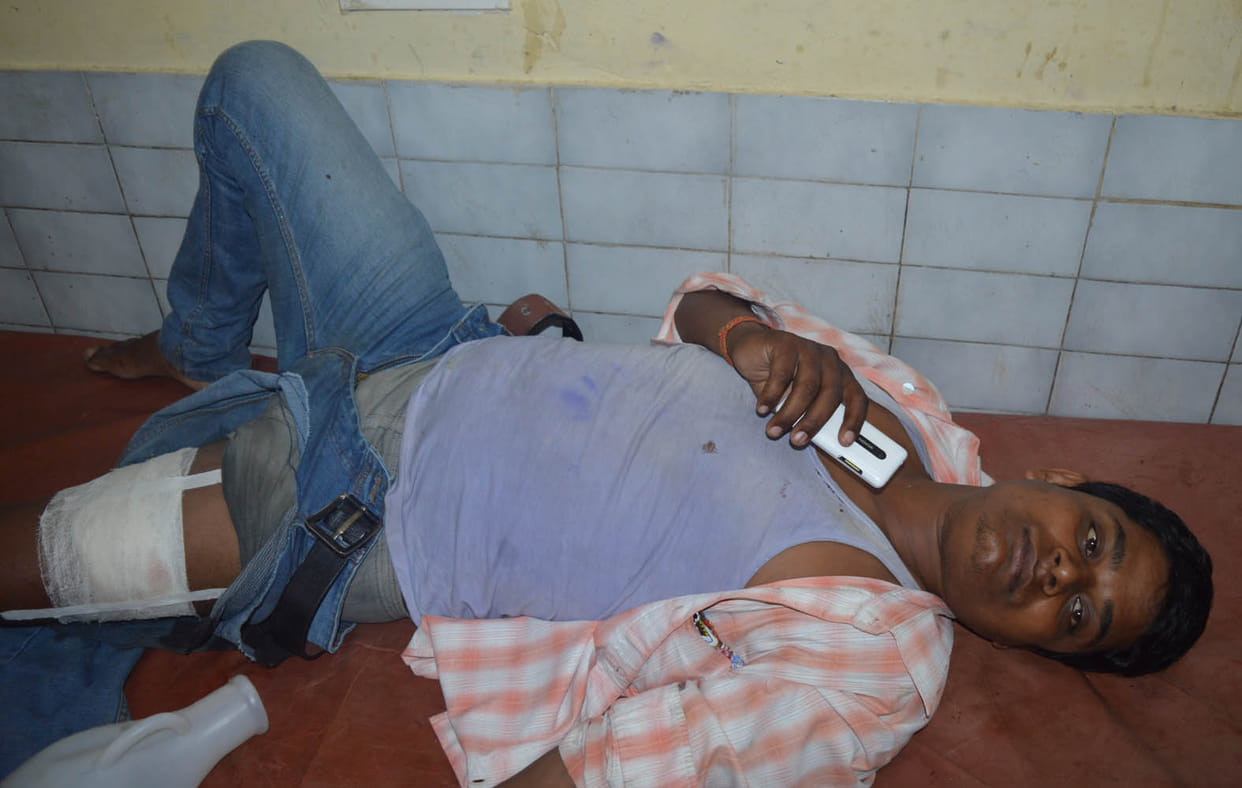 Mau shot in half lakh looted